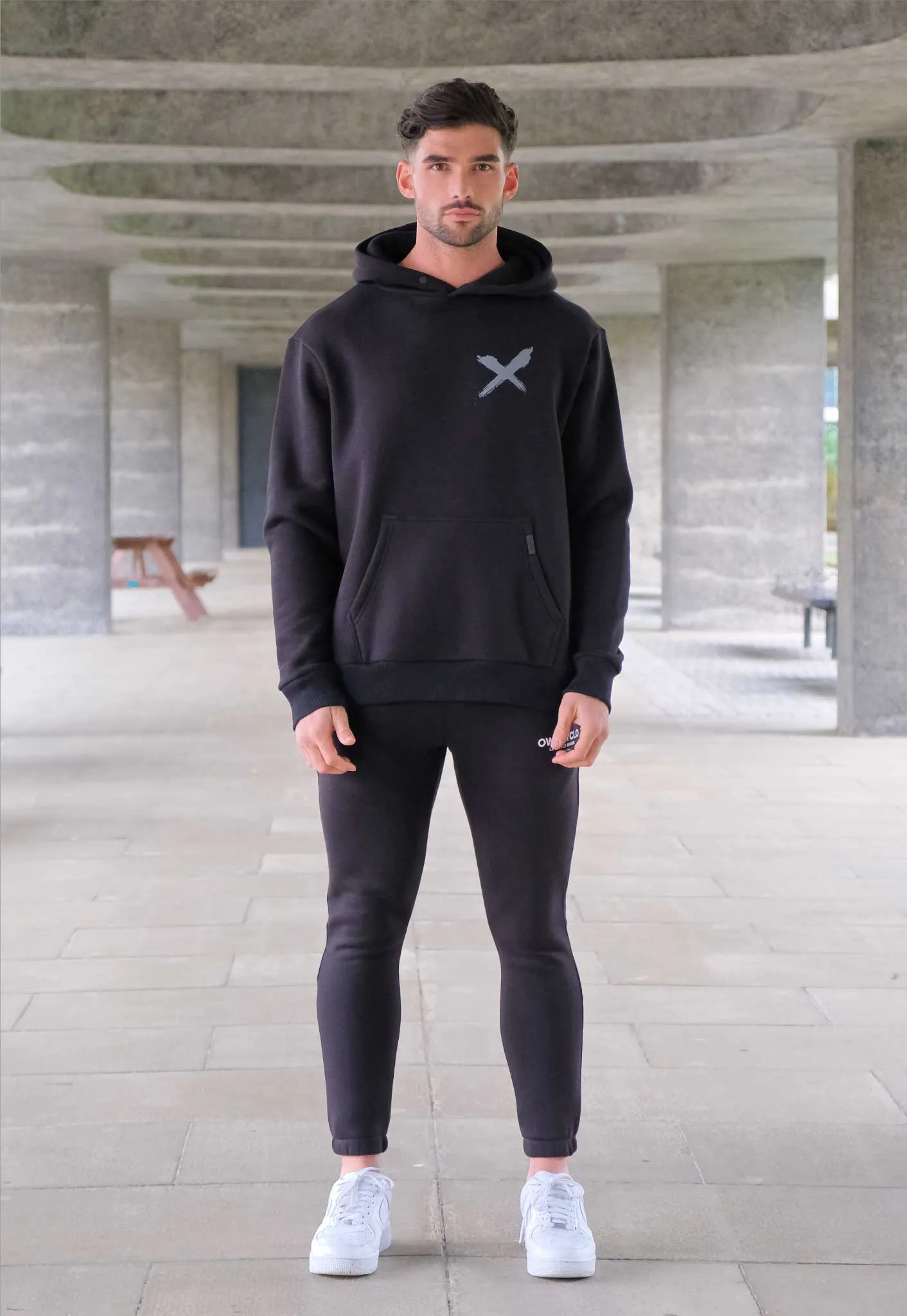 HOODIE STATEMENT - BLACK