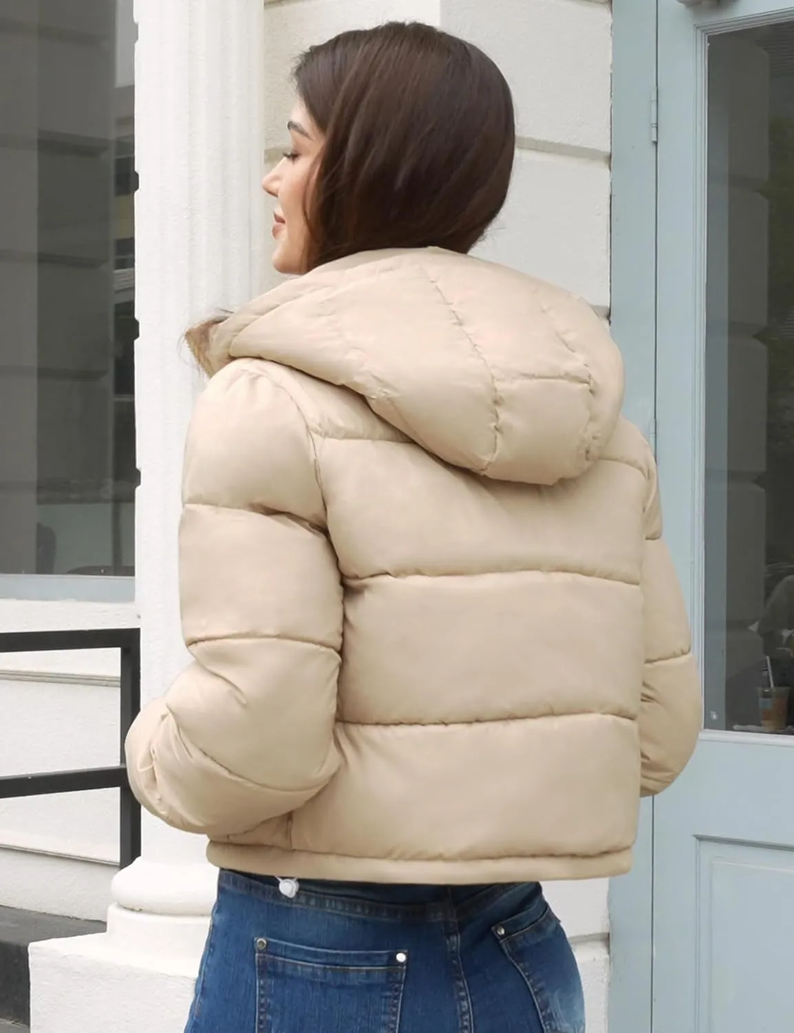 PHISOCKAT Womens Puffer Jacket Cropped Quilted Jacket Long Sleeve Full Zip Coats with Pockets Winter Outerwear with Hood